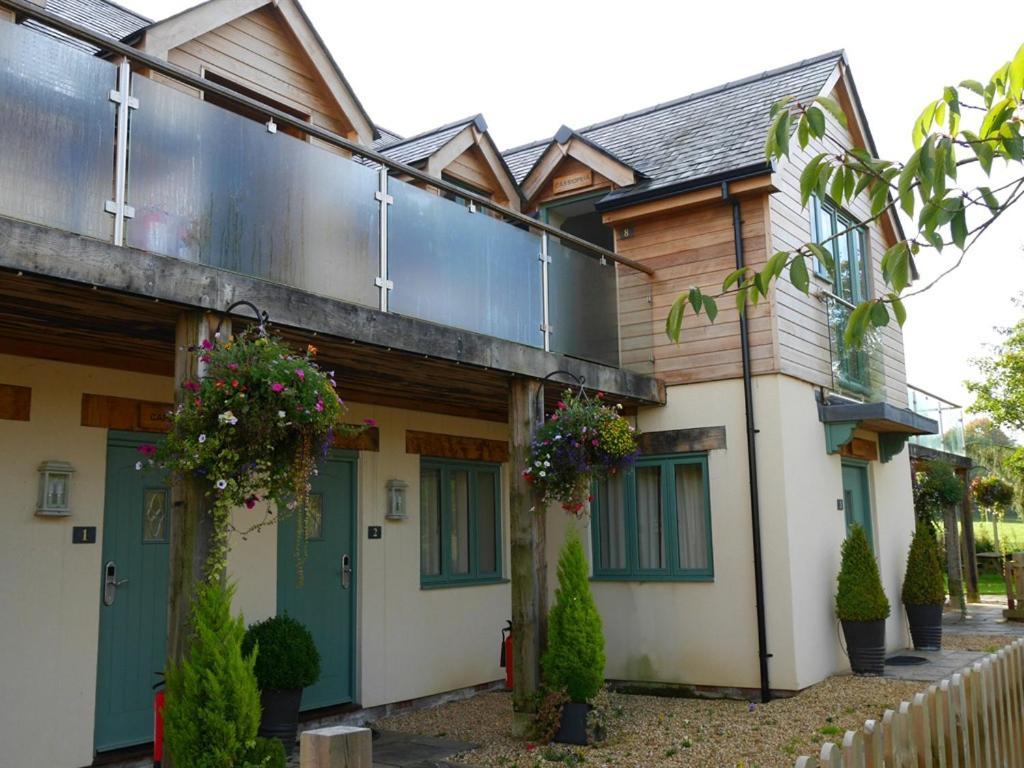 The Sun Inn Swindon Exterior foto