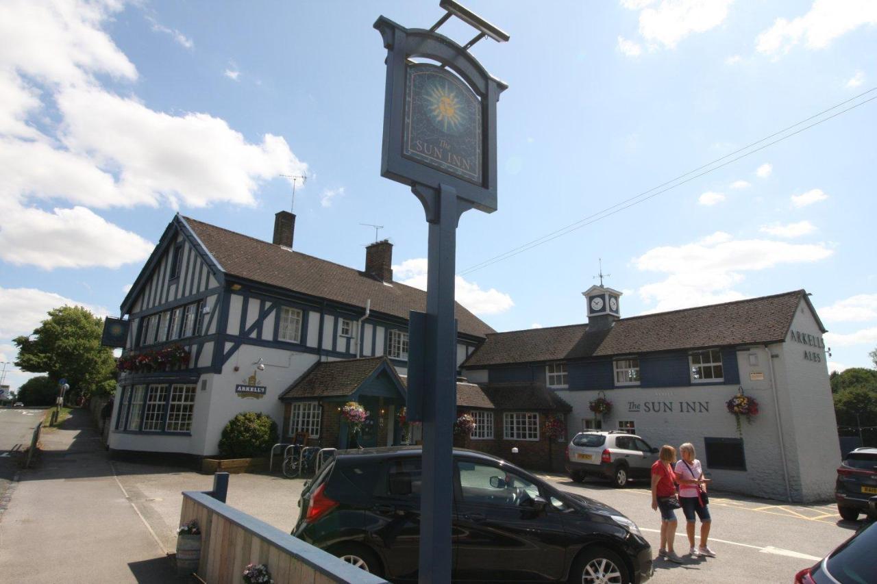 The Sun Inn Swindon Exterior foto